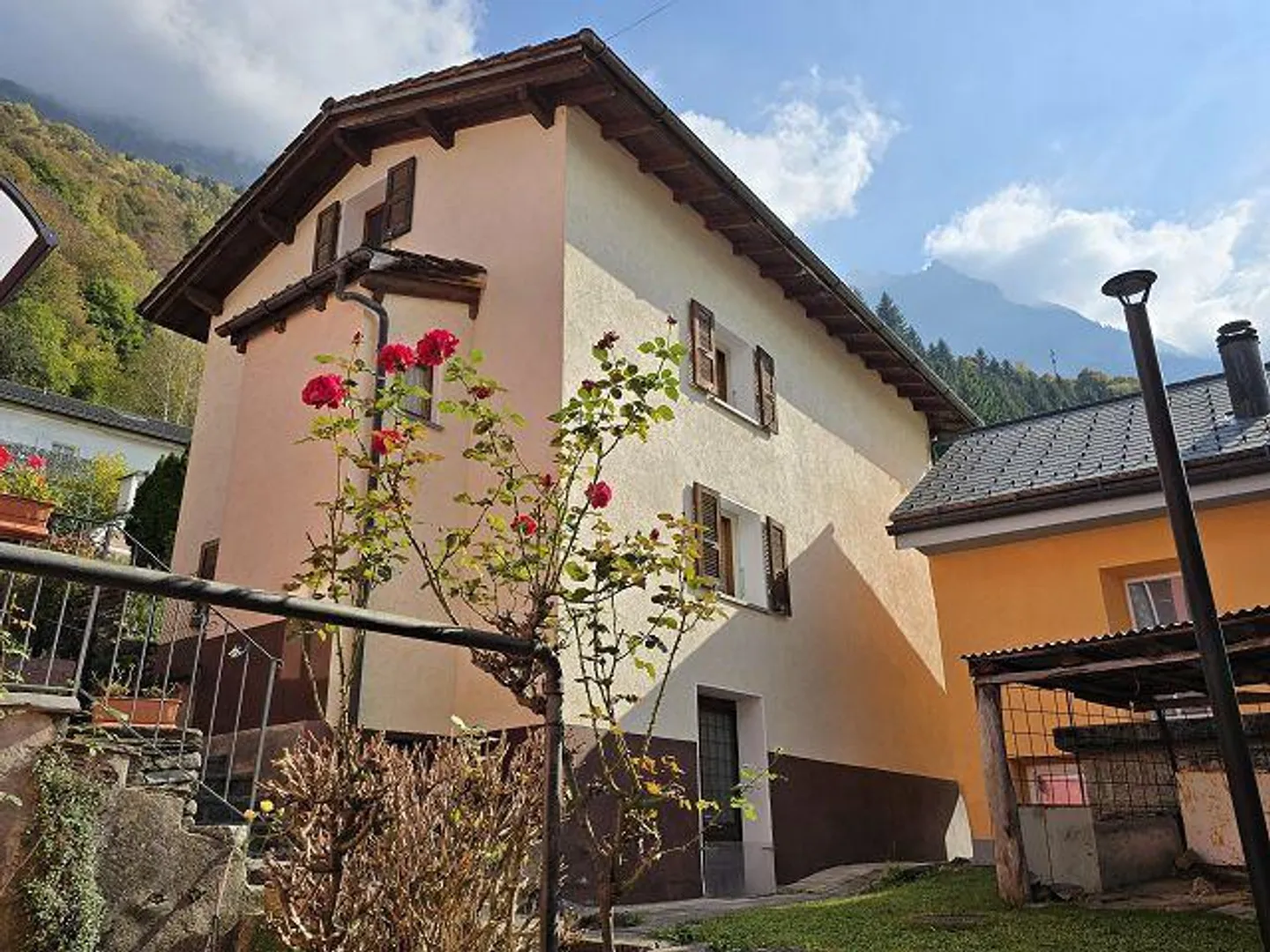 Maison de village 4 1/2 pièces avec jardin dans un emplacement très beau / C... - Photo 28 sur 36