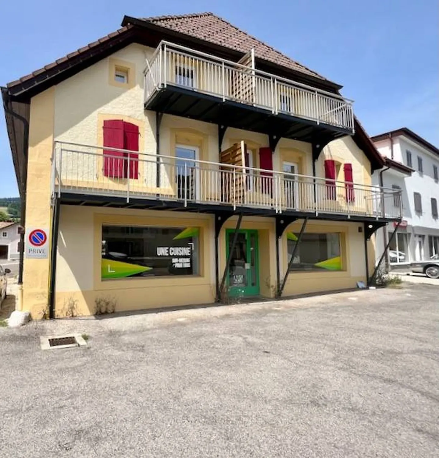 Immeuble Mixte à Couvet - Photo 2 sur 13