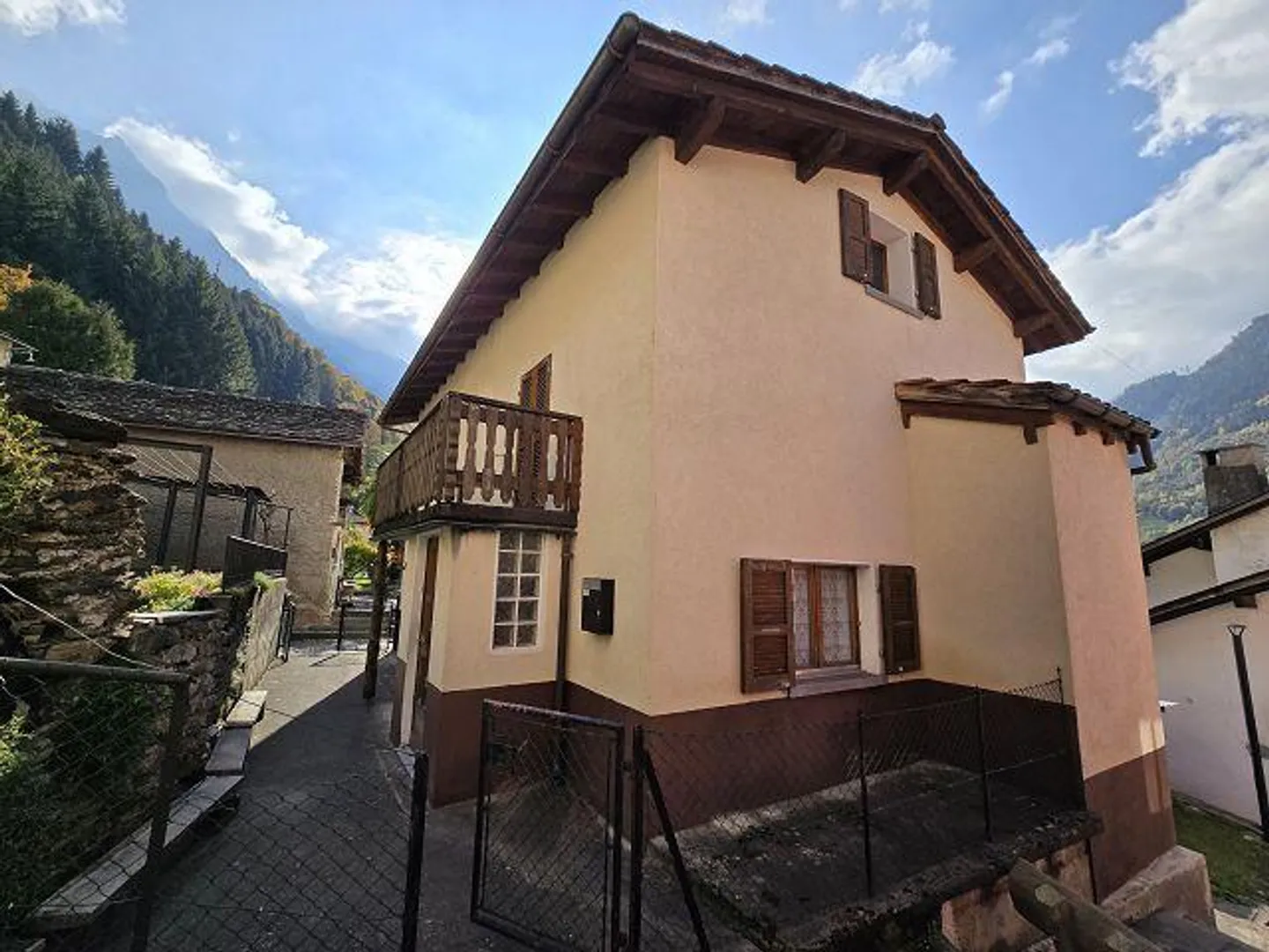 Maison de village 4 1/2 pièces avec jardin dans un emplacement très beau / C... - Photo 33 sur 36