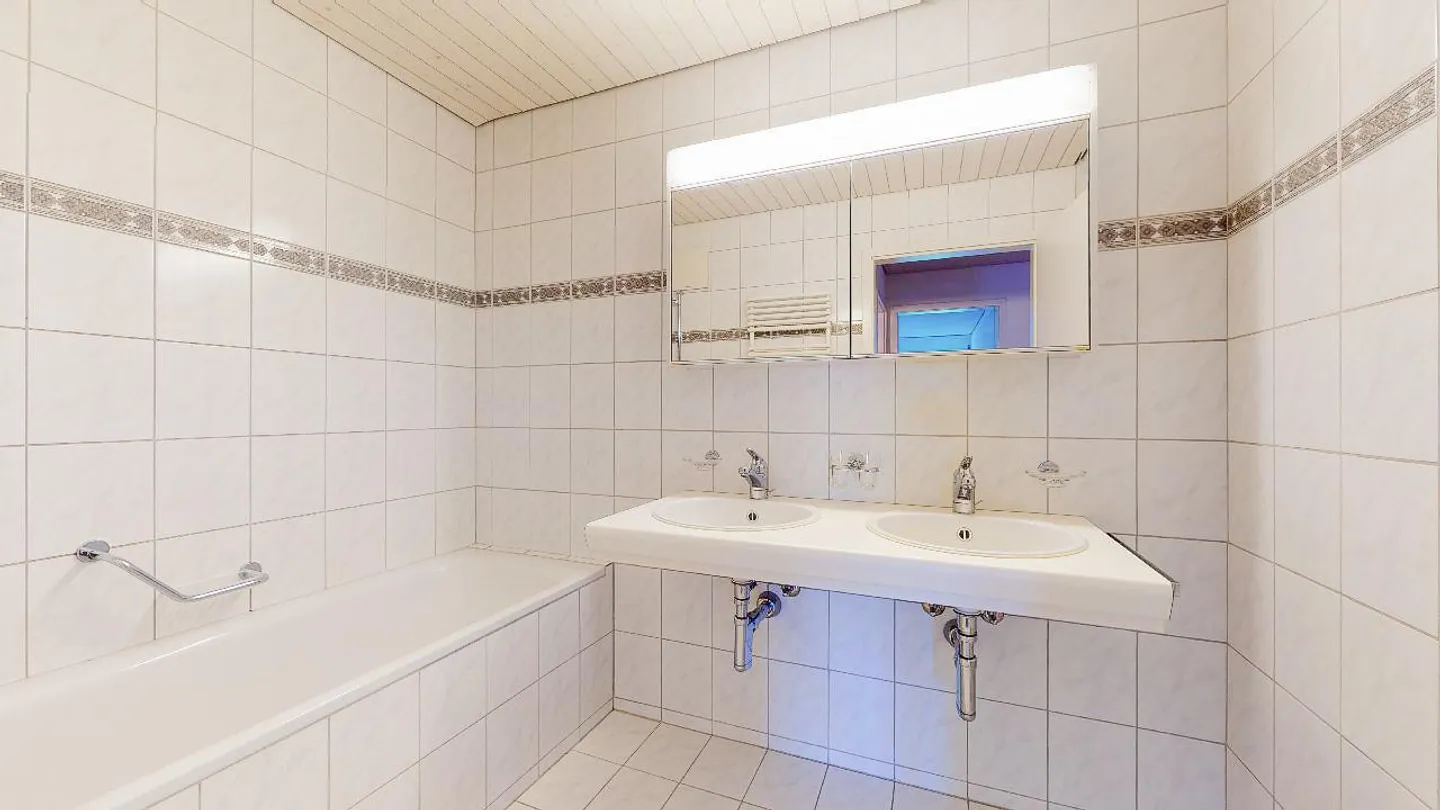 Ampio appartamento attico con panorama sulle Alpi - Foto 7 di 12