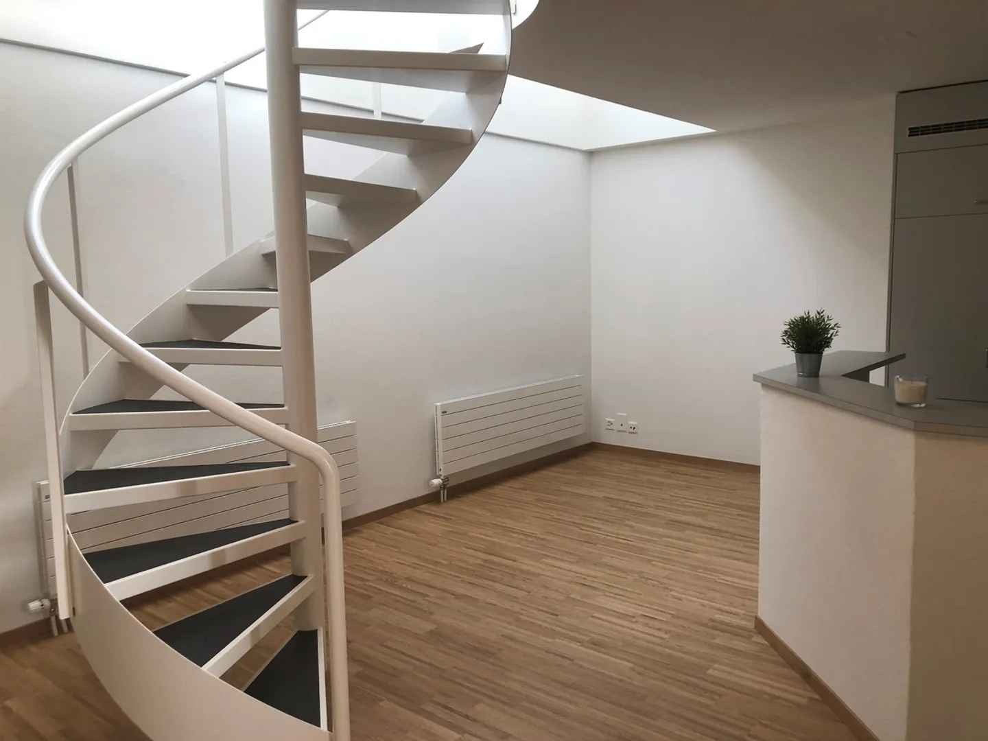 Dreamlike gallery apartment with breathtaking views! - Photo 8 of 10