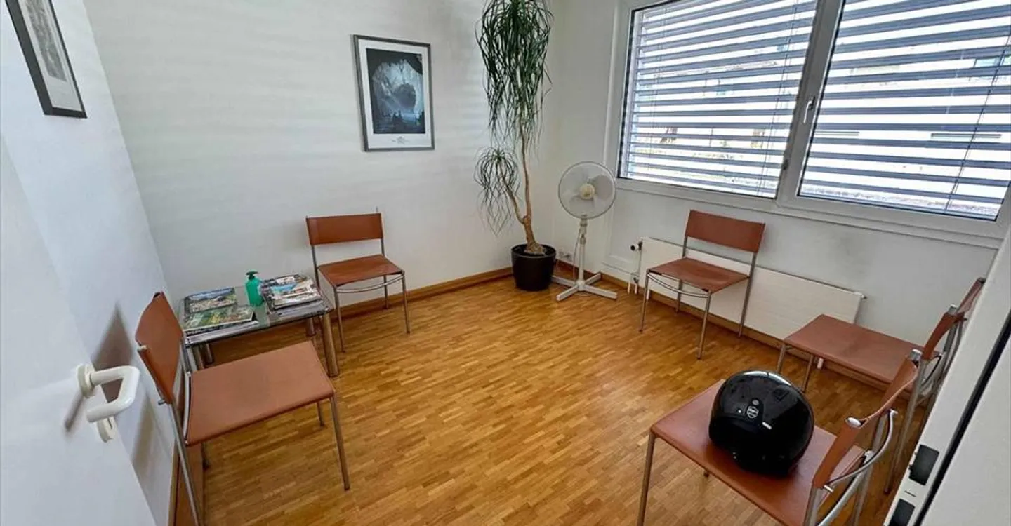 Office space for rent - Photo 2 of 10