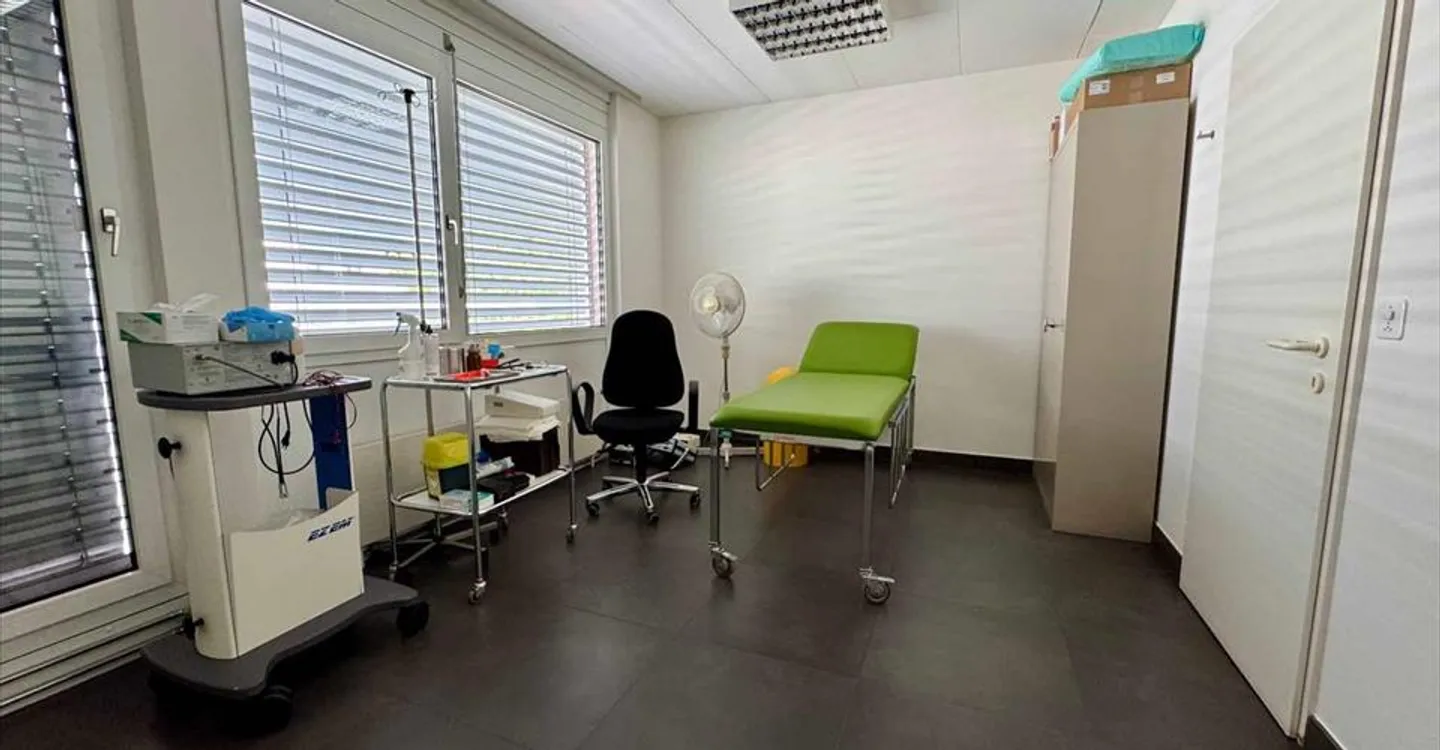 Office space for rent - Photo 5 of 10