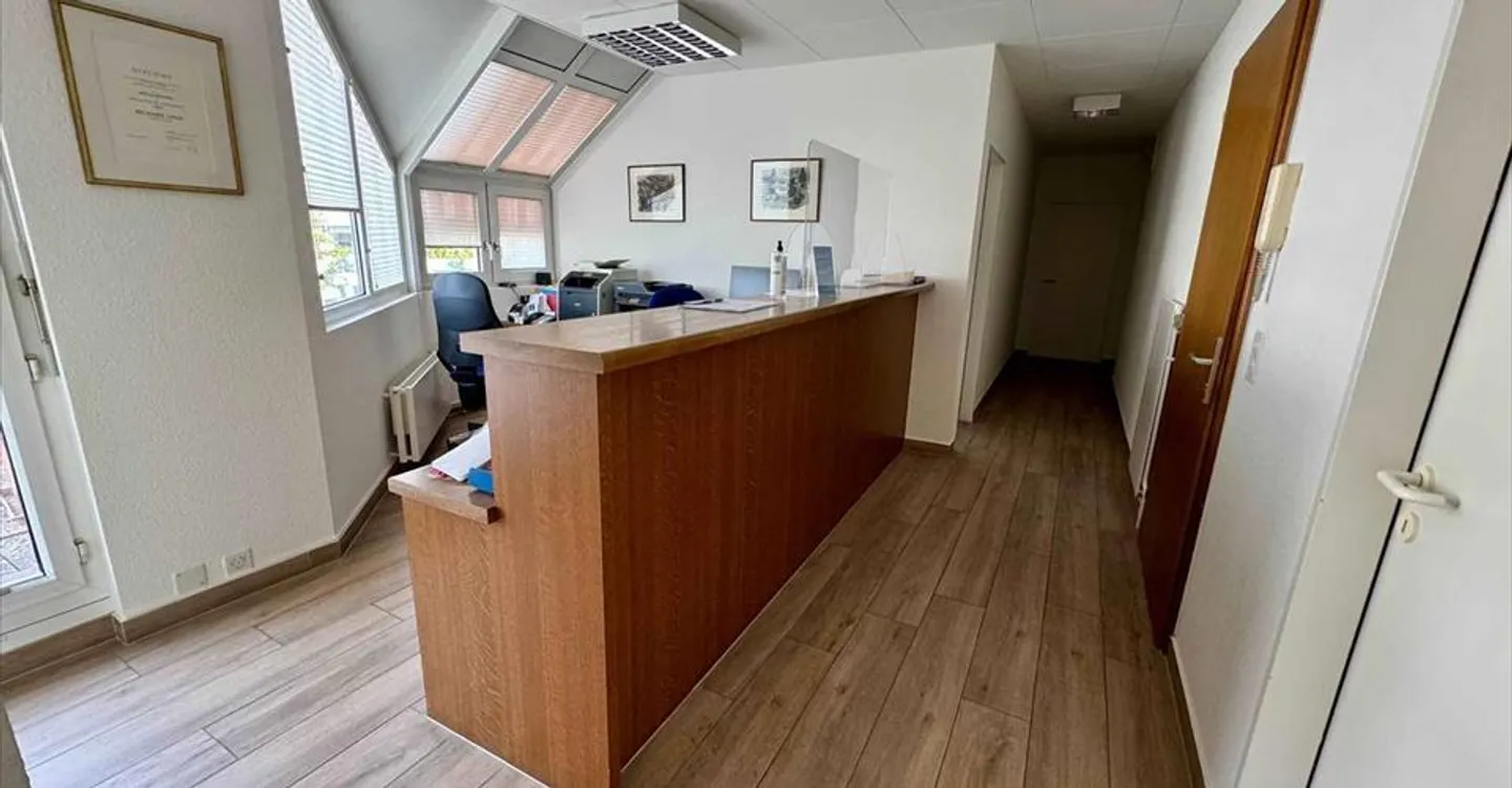 Office space for rent - Photo 8 of 10