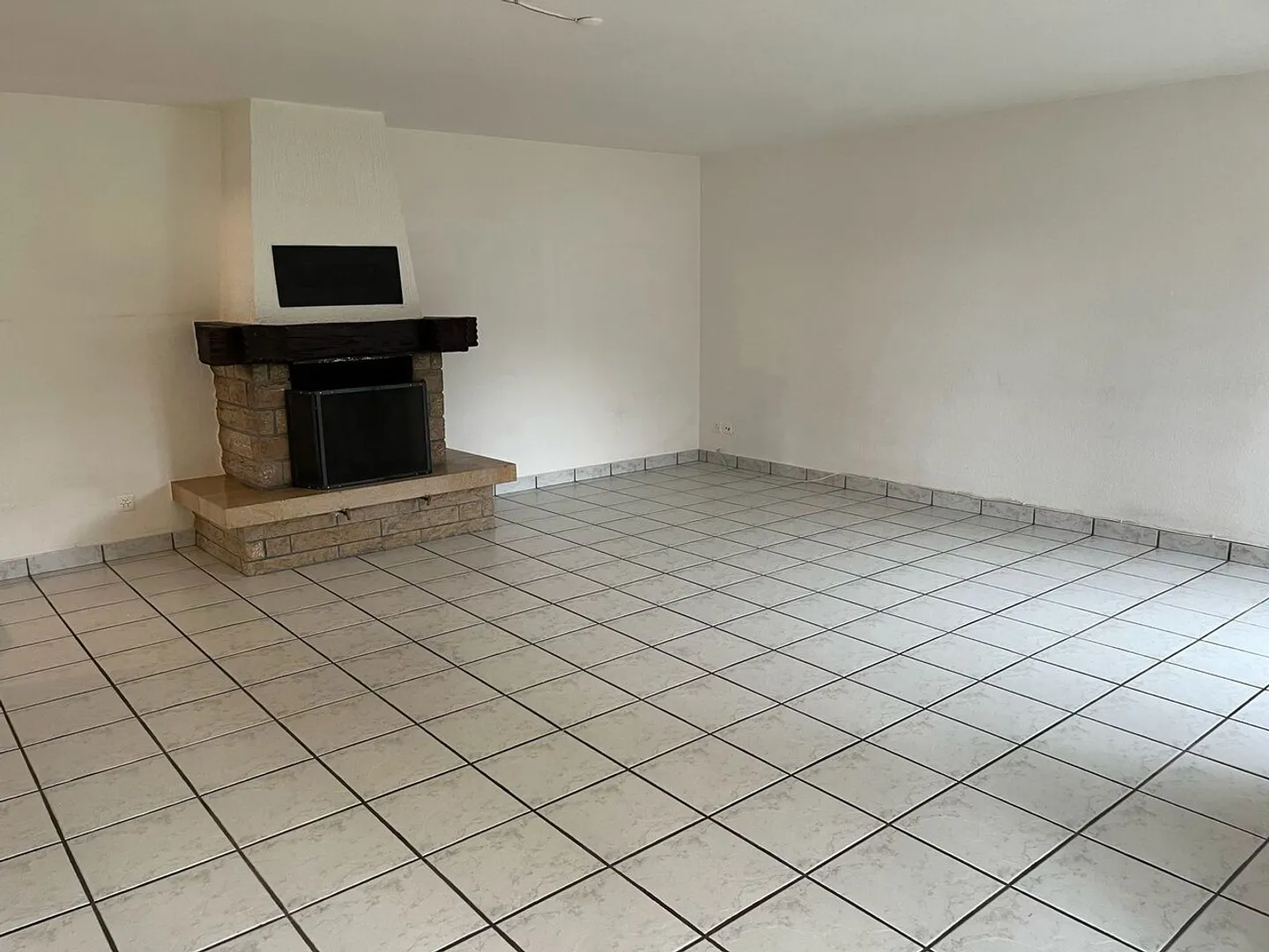 Appartamento di 5,5 locali al piano terra con terrazza - Foto 4 di 16