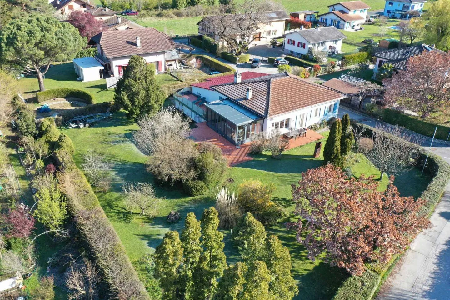 Moderne Familienhaus mit Garten - Foto 1 von 12
