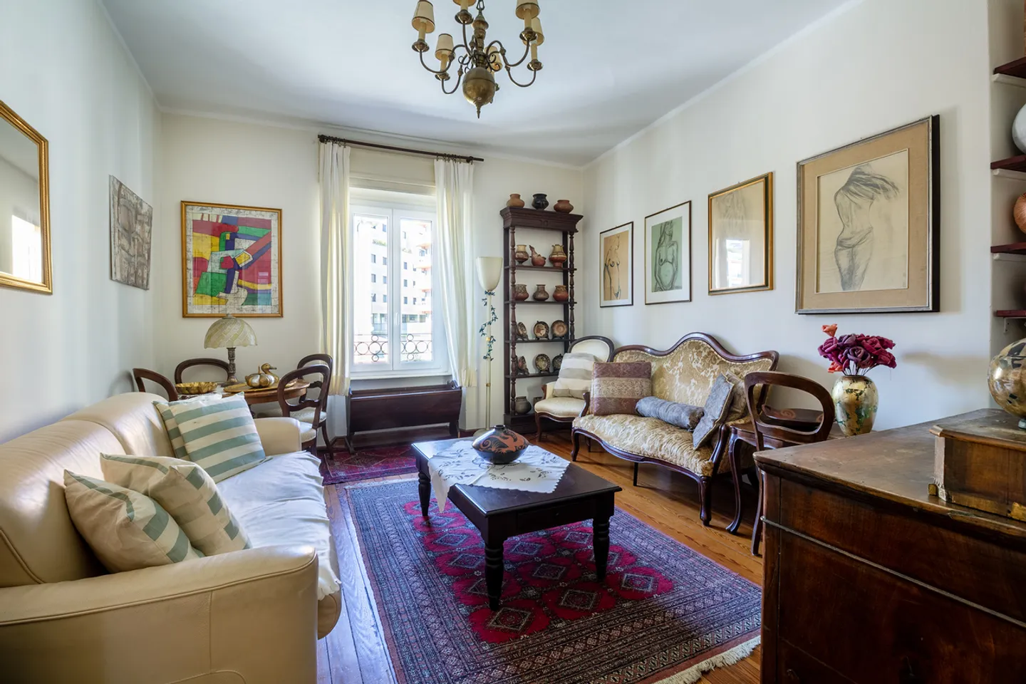 Charmant appartement 5 pièces - Photo 3 sur 9