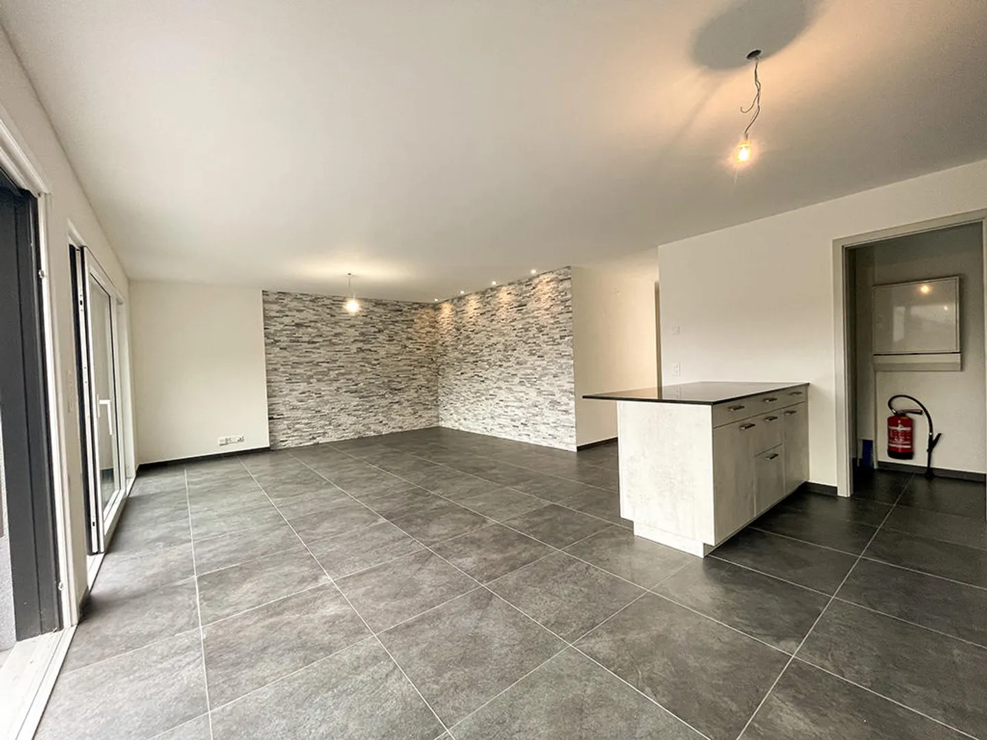 3.5 Room Apartment - Photo 3 of 4