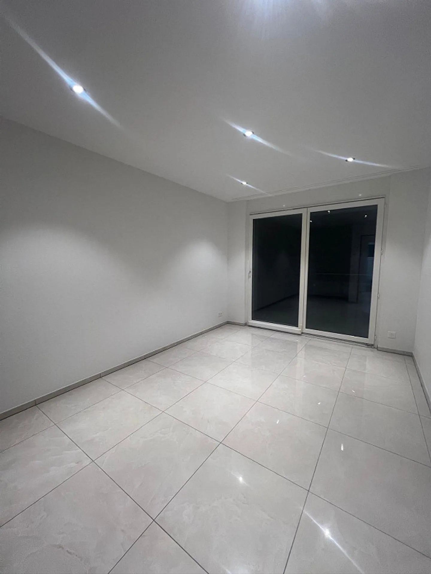 Appartamento giardino duplex di 4,5 stanze con balcone e giardino... - Foto 4 di 12