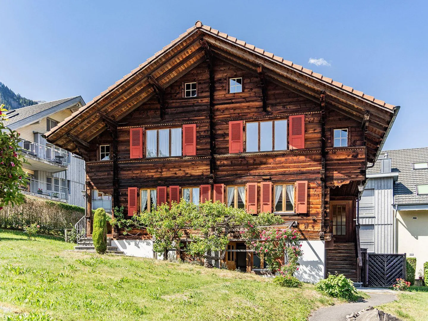 Charmantes Zweifamilienhaus in Frutigen - Foto 1 von 13
