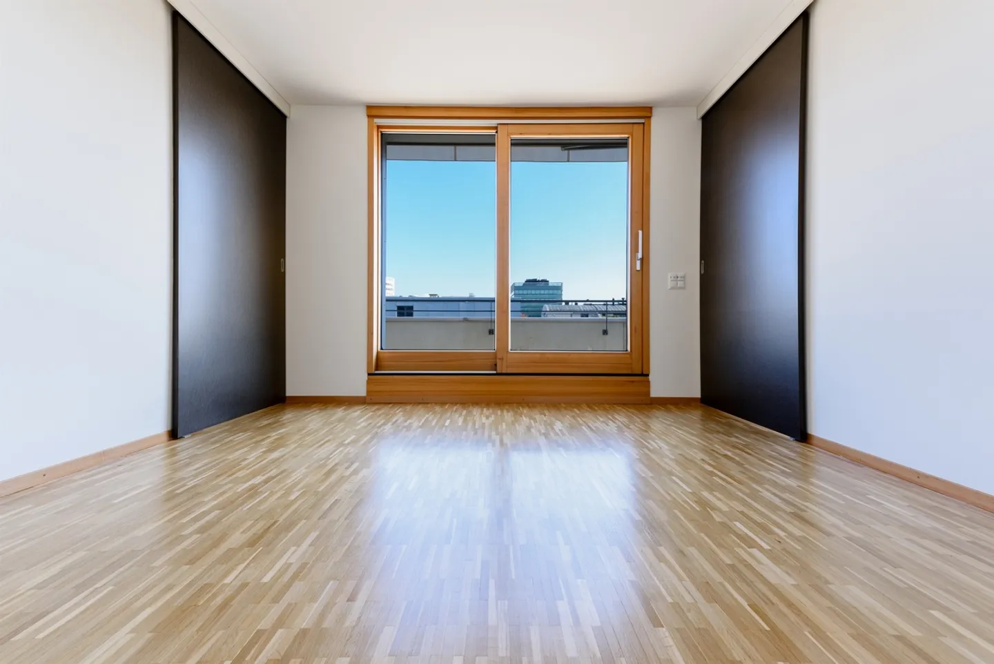 Enjoy a superb corner terrace in a residential area - Photo 9 of 9