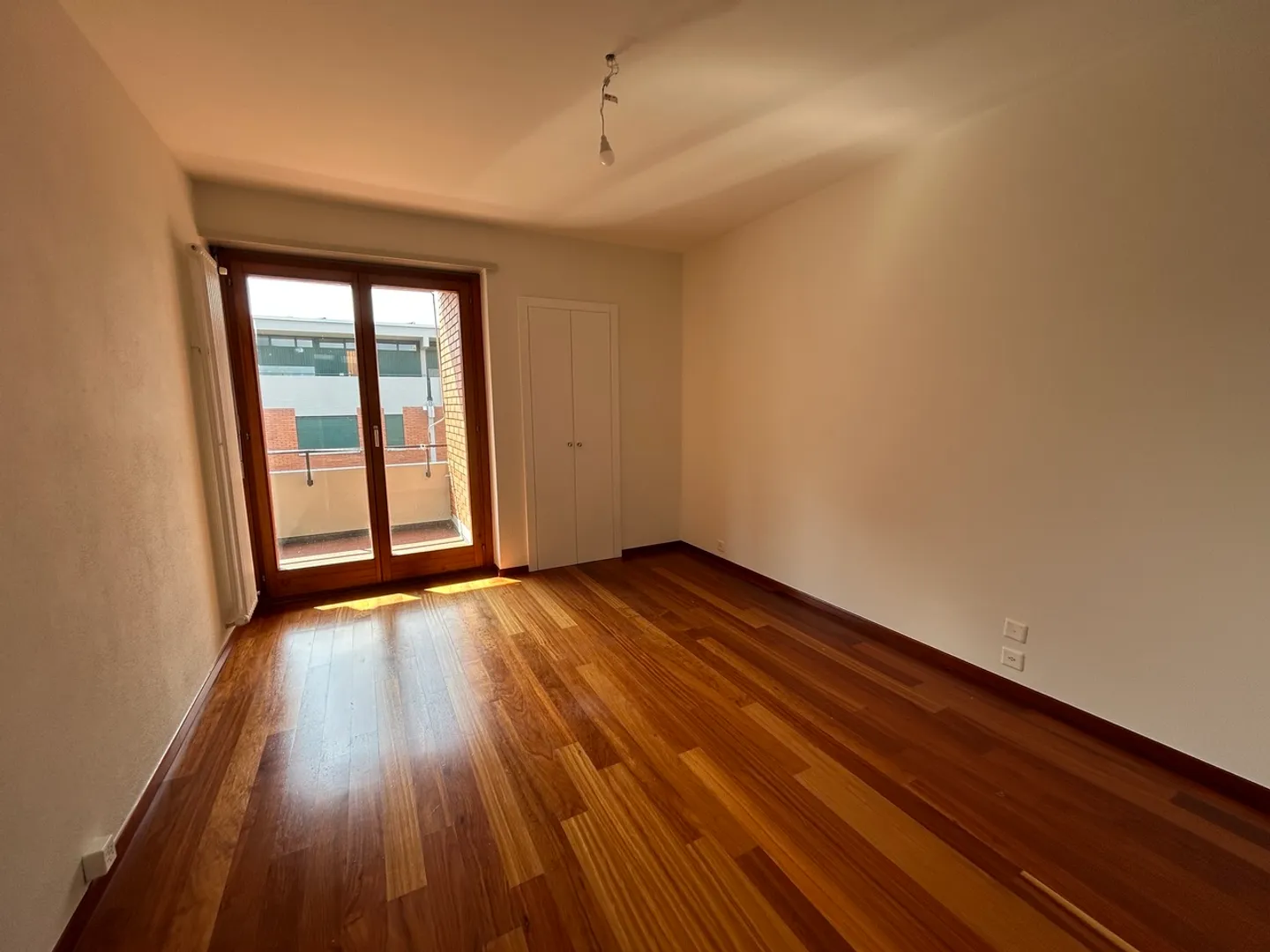 2.5-ROOM APARTMENT FOR SALE IN SORENGO - Photo 2 of 10