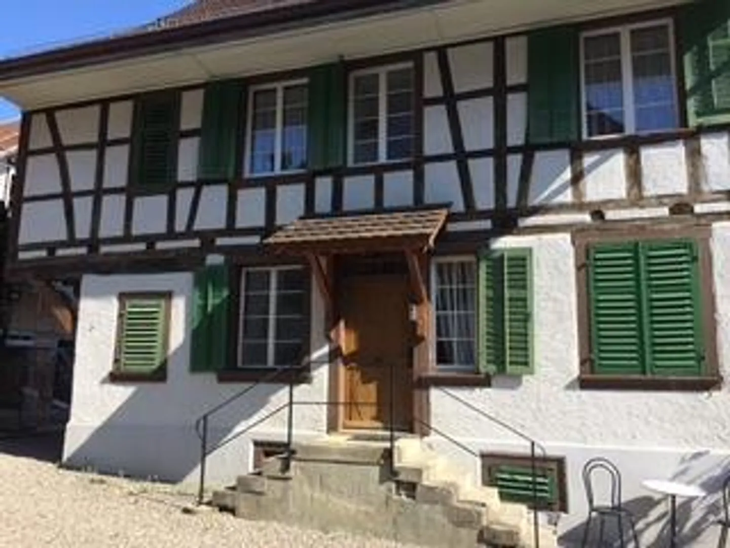 Penthouse in a timber house in Züri-Wyland - Photo 1 of 10