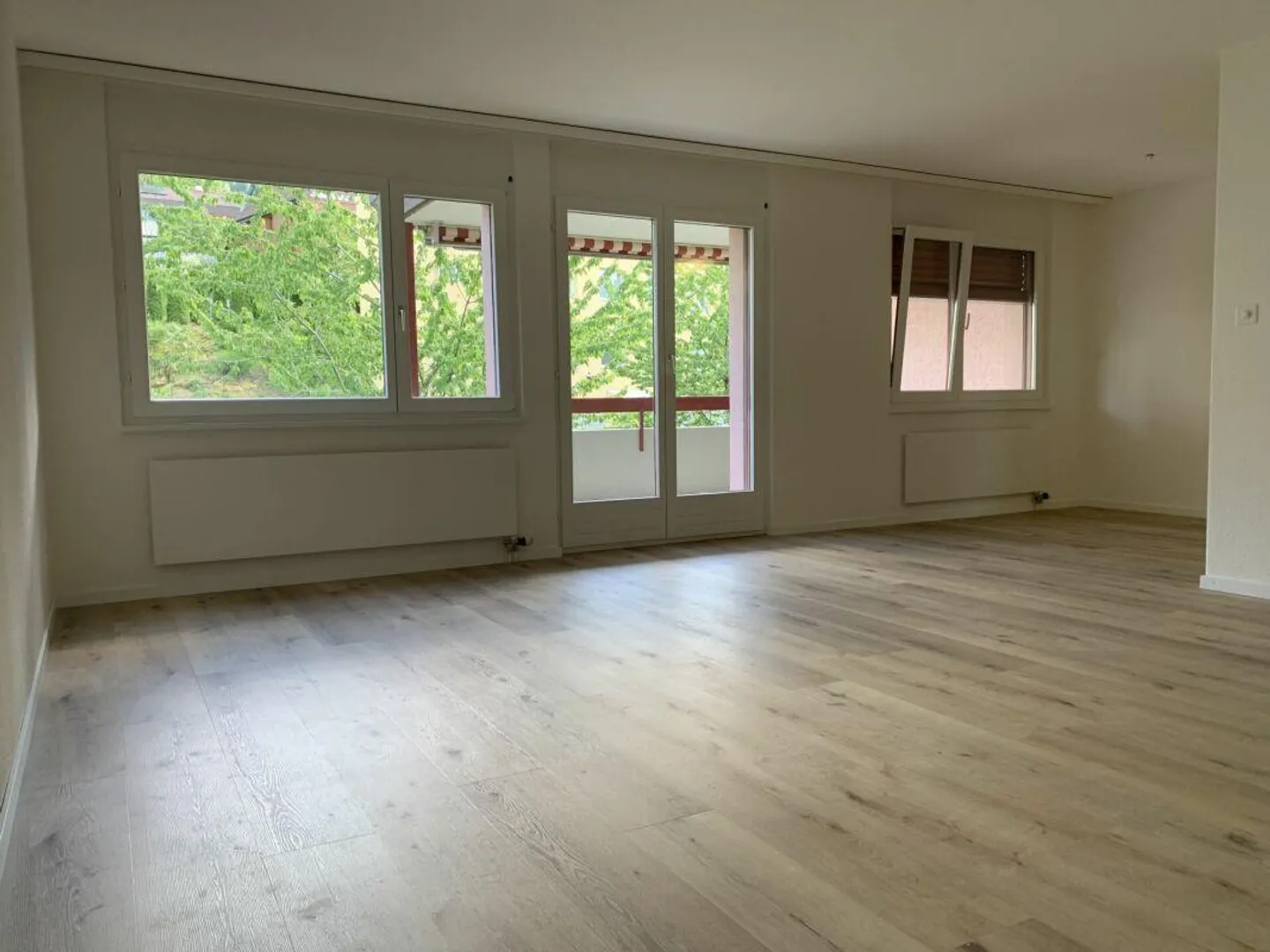 Renovierte 5 1/2 Zimmer-Whg mit teils Seesicht und Cheminée - Foto 8 von 10