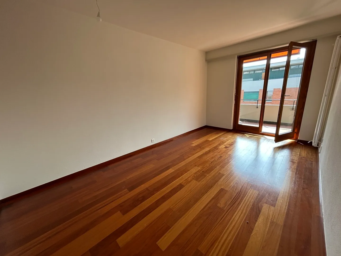 2.5-ROOM APARTMENT FOR SALE IN SORENGO - Photo 4 of 10