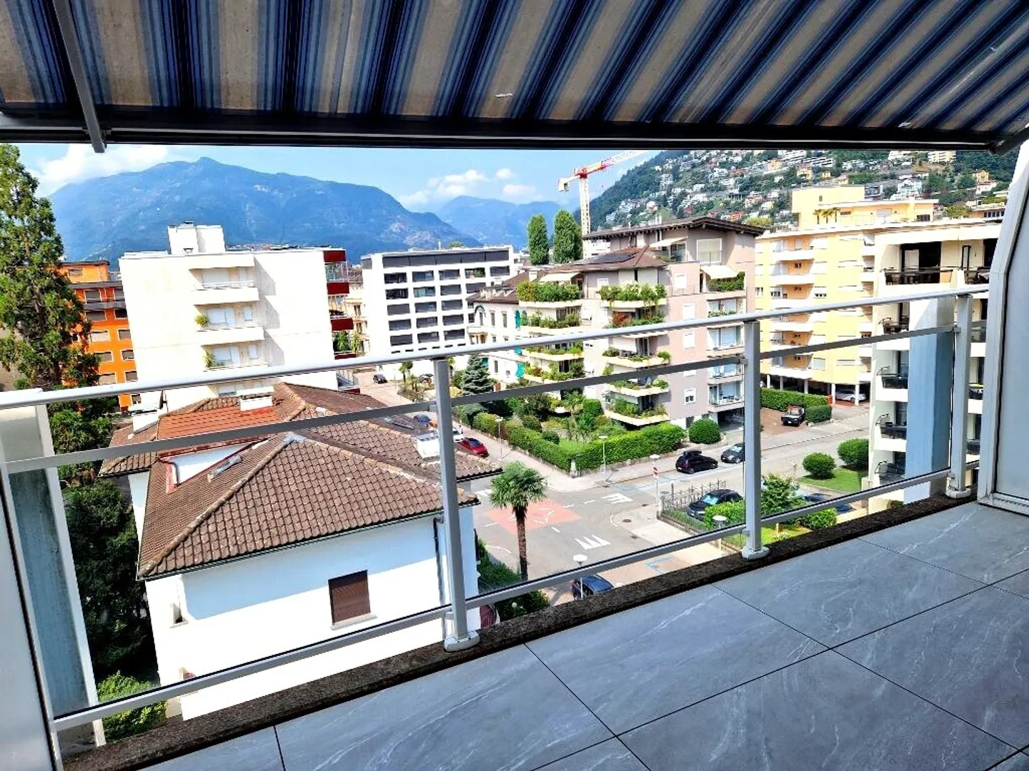 Direkt am See - 1,5-Zimmer-Wohnung mit Balkonen und Aufzug - Foto 2 von 8