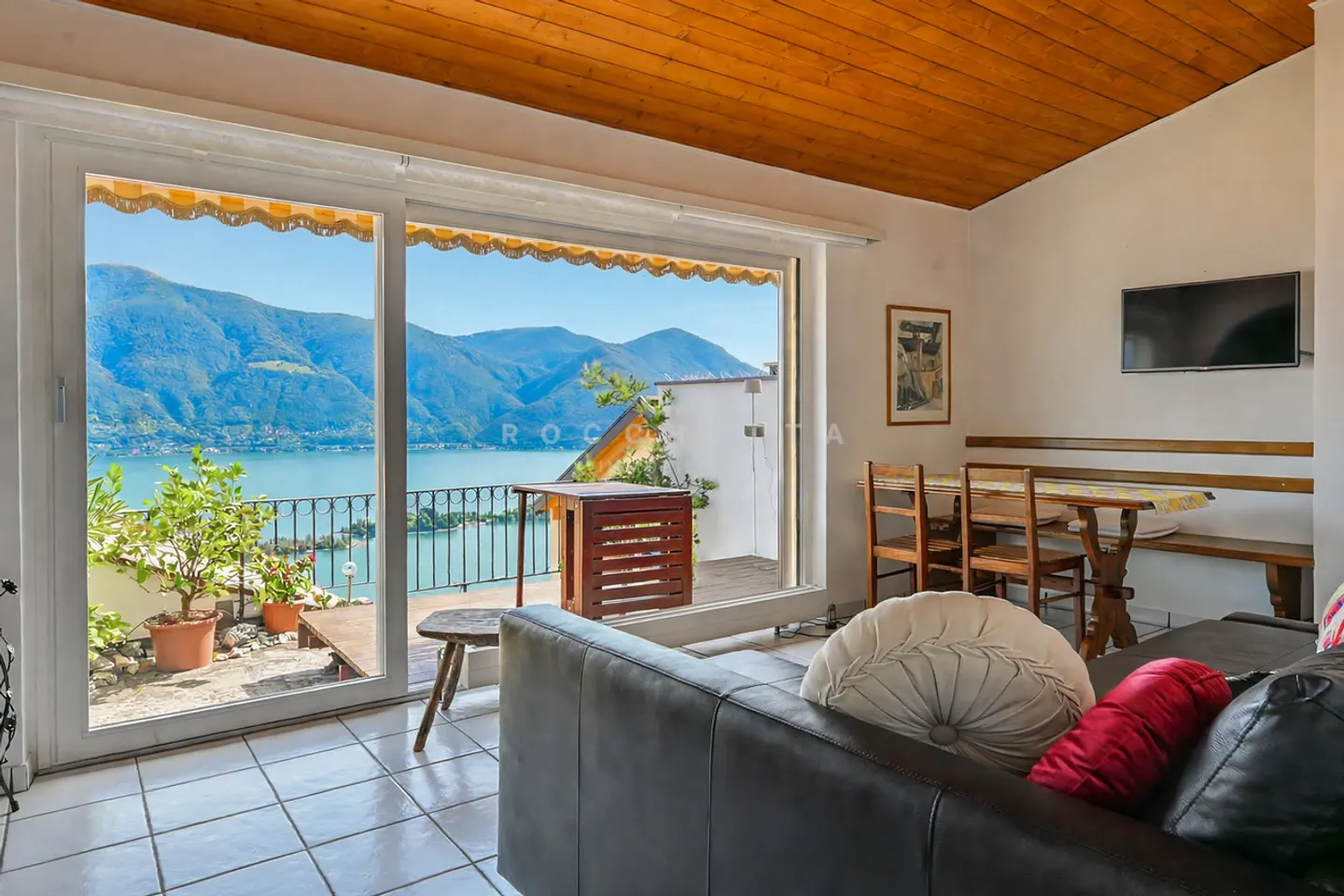 Affascinante casa ticinese con vista lago - Foto 3 di 15