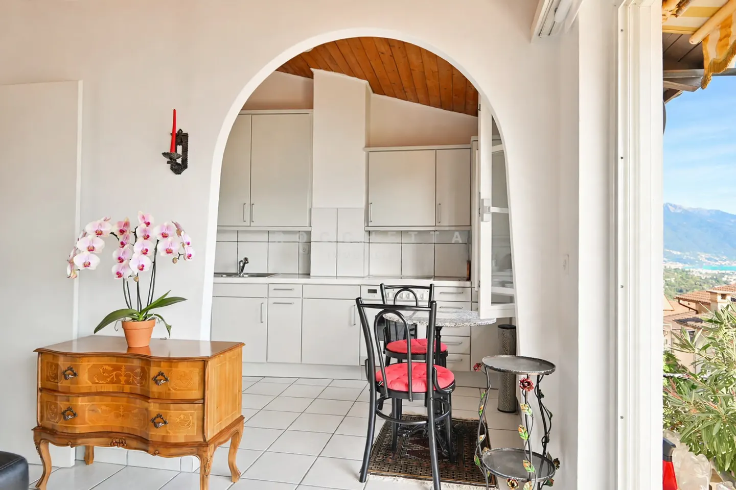 Affascinante casa ticinese con vista lago - Foto 4 di 15