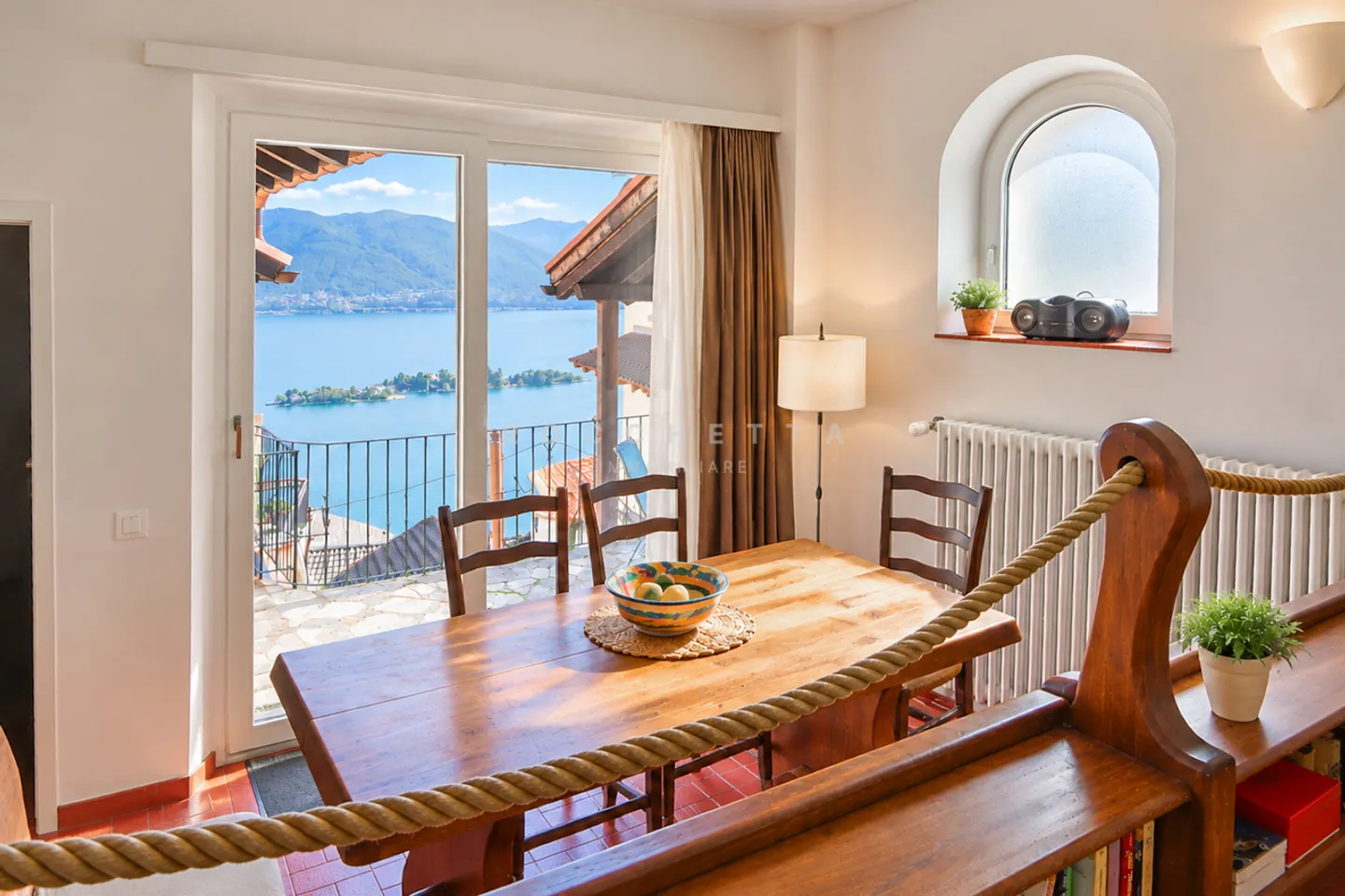 Affascinante casa ticinese con vista lago - Foto 6 di 15