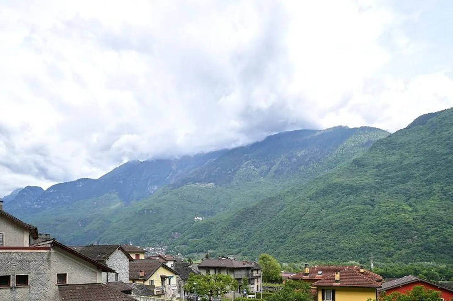 Baugrundstück in Gnosca - Foto 11 von 19