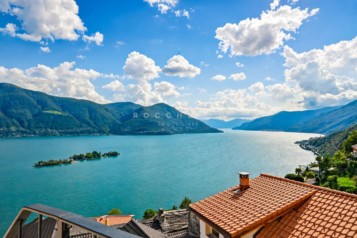 Affascinante casa ticinese con vista lago - Foto 1 di 15