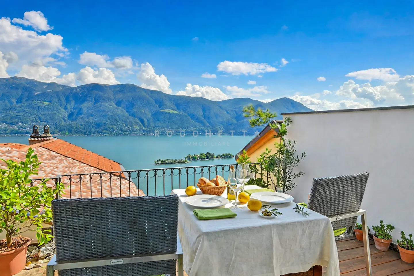 Affascinante casa ticinese con vista lago - Foto 2 di 15