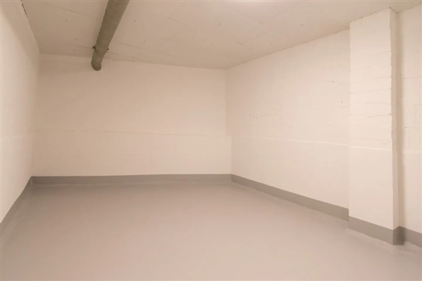 Stanza hobby, magazzino, laboratorio, locale di servizio a Murten - Foto 3 di 5