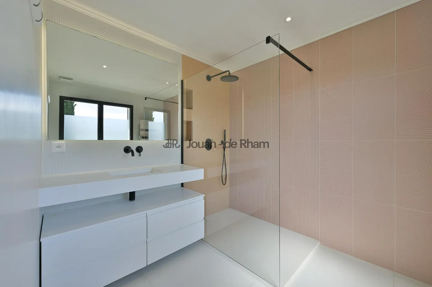 Crassier | Fully renovated family home - Photo 11 of 13