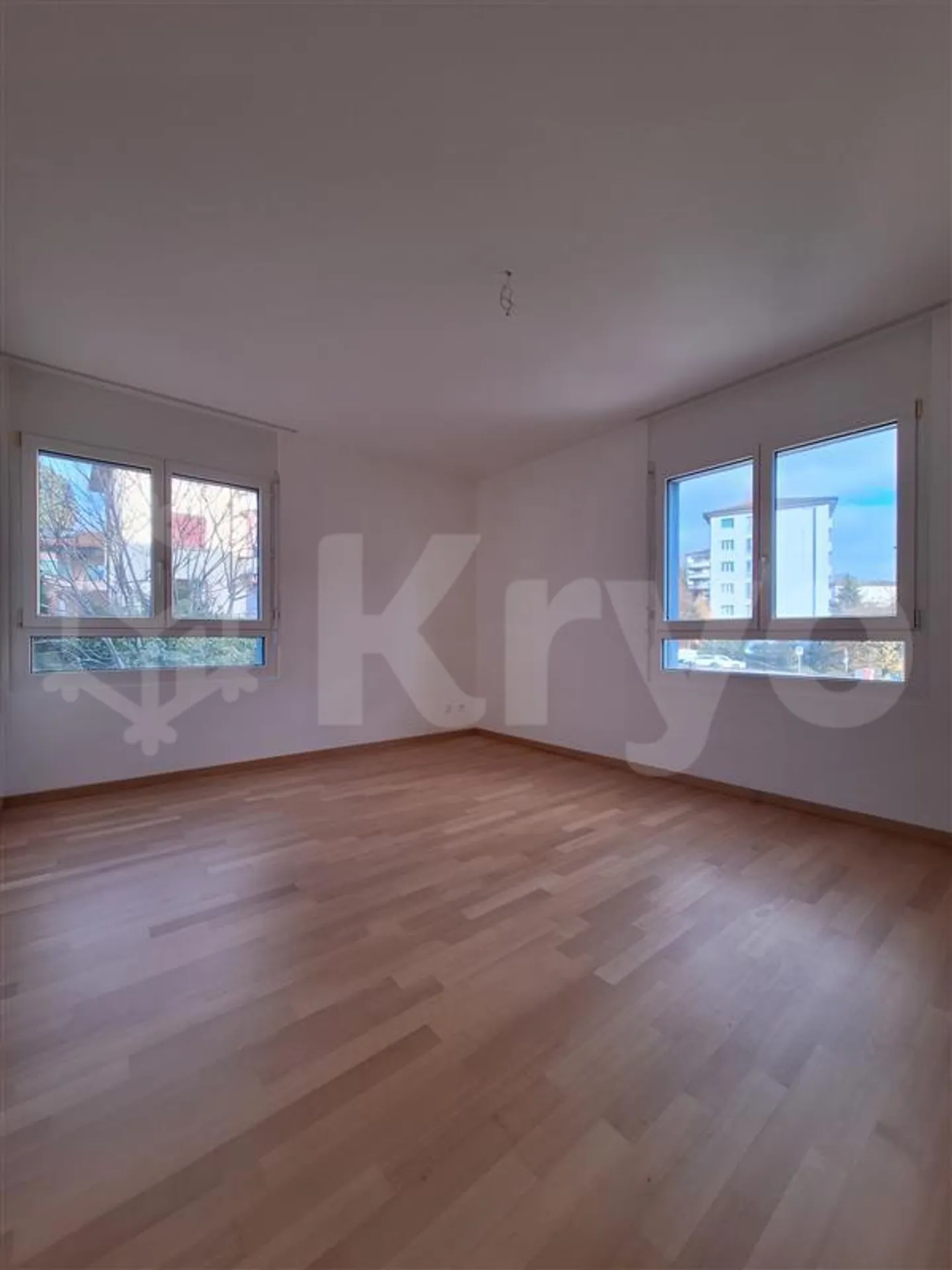 Spacious Apartment with Balcony - Photo 6 of 7