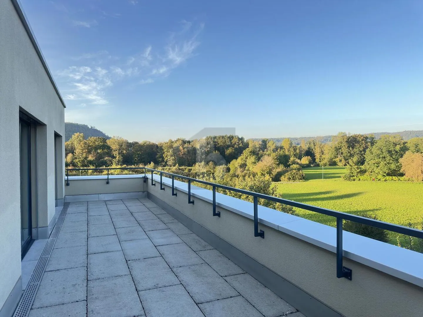 DIRECT LIFT ACCESS WITH LARGE TERRACES - Photo 2 of 6