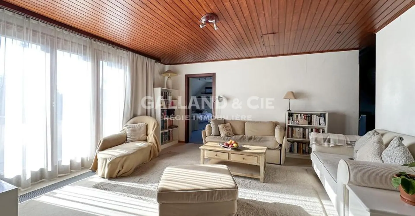 Villa di 7,5 stanze - Spazio all'appuntamento - Foto 4 di 9