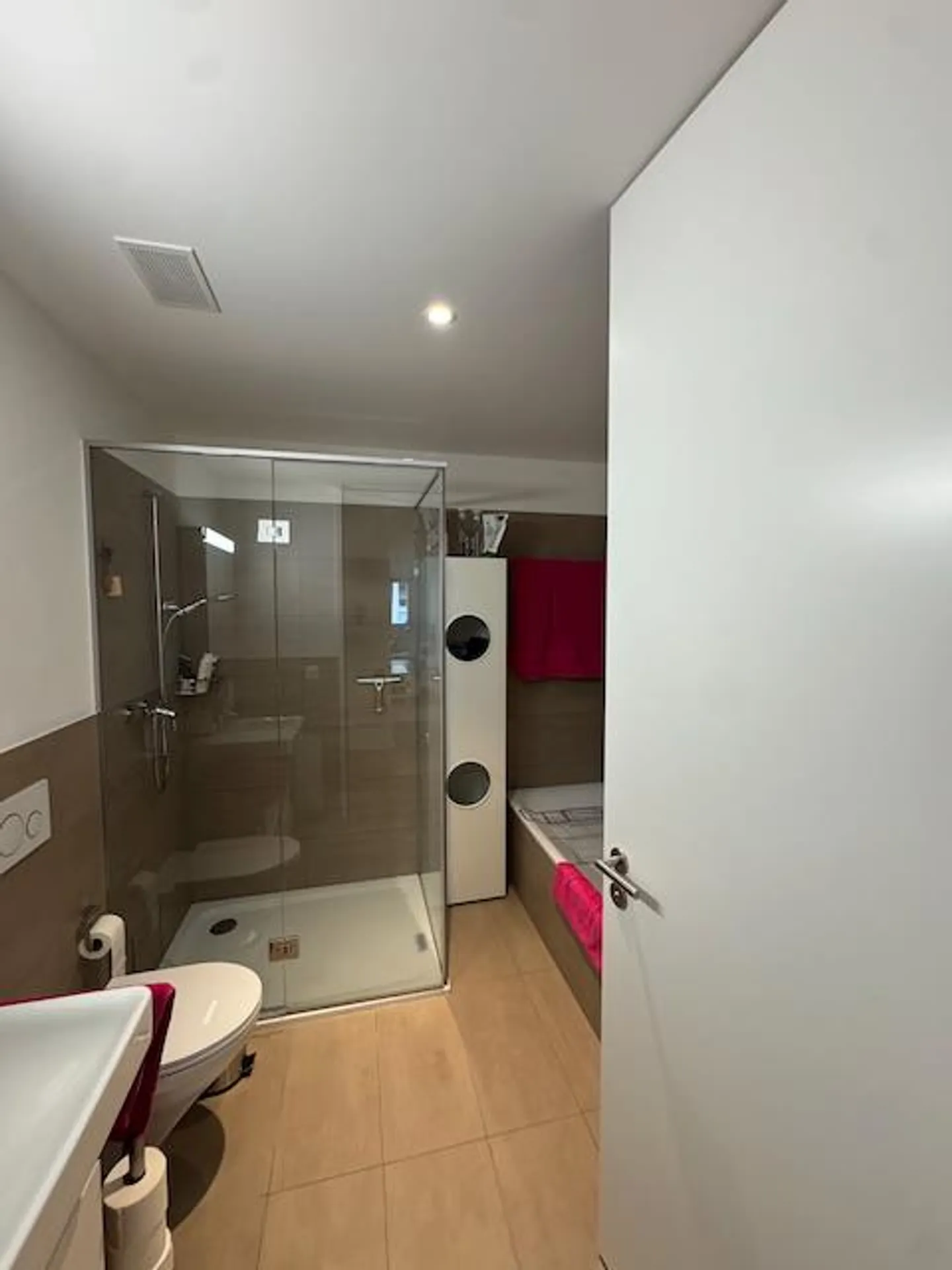 Subaffittuario per appartamento moderno di 3,5 stanze con standard Minergie a Zof - Foto 4 di 7