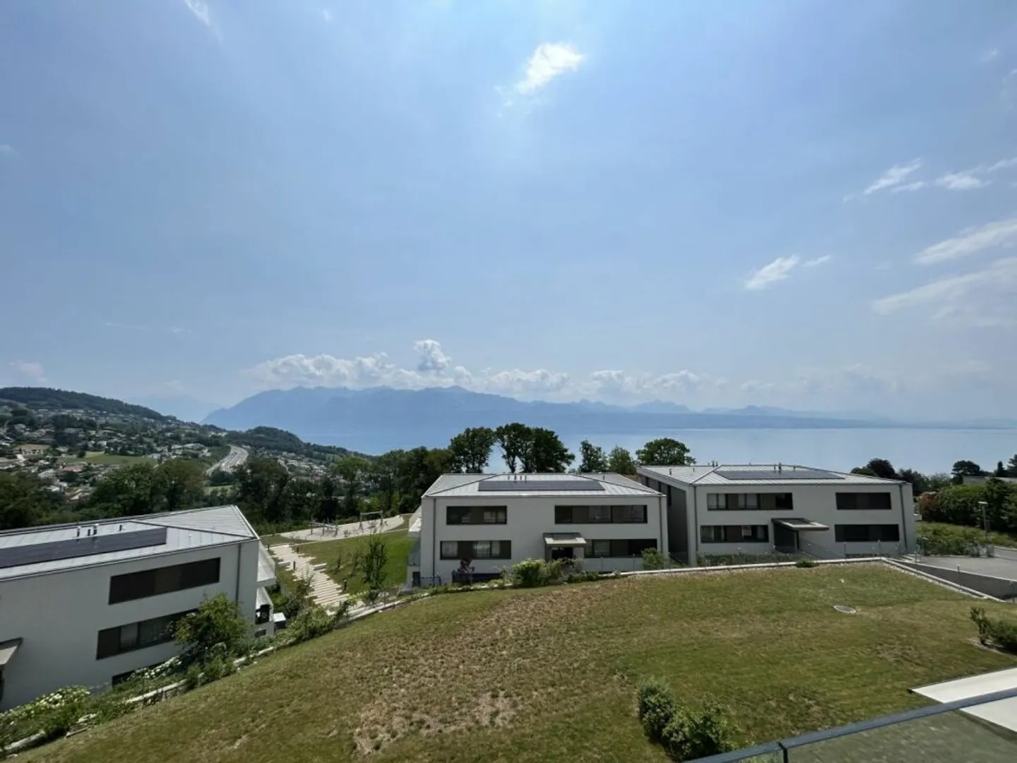 Appartamento Incantevole con Vista Lago - Foto 1 di 12