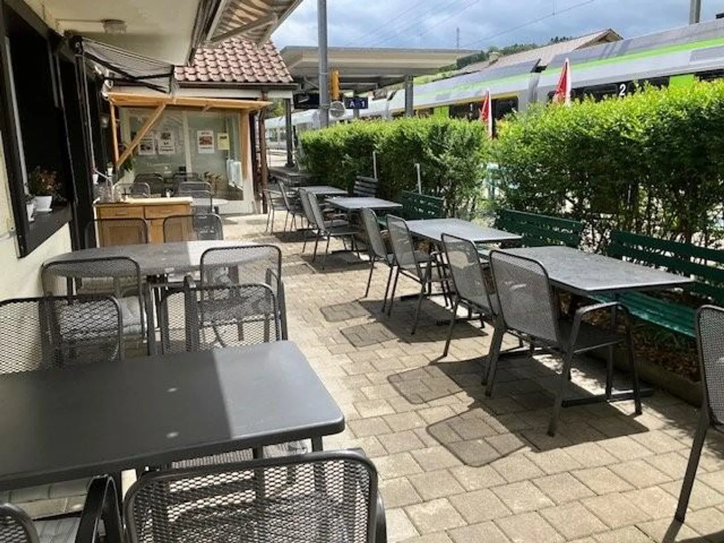 Gewerberäumlichkeiten mit 9 Parkplätzen - Foto 3 von 14
