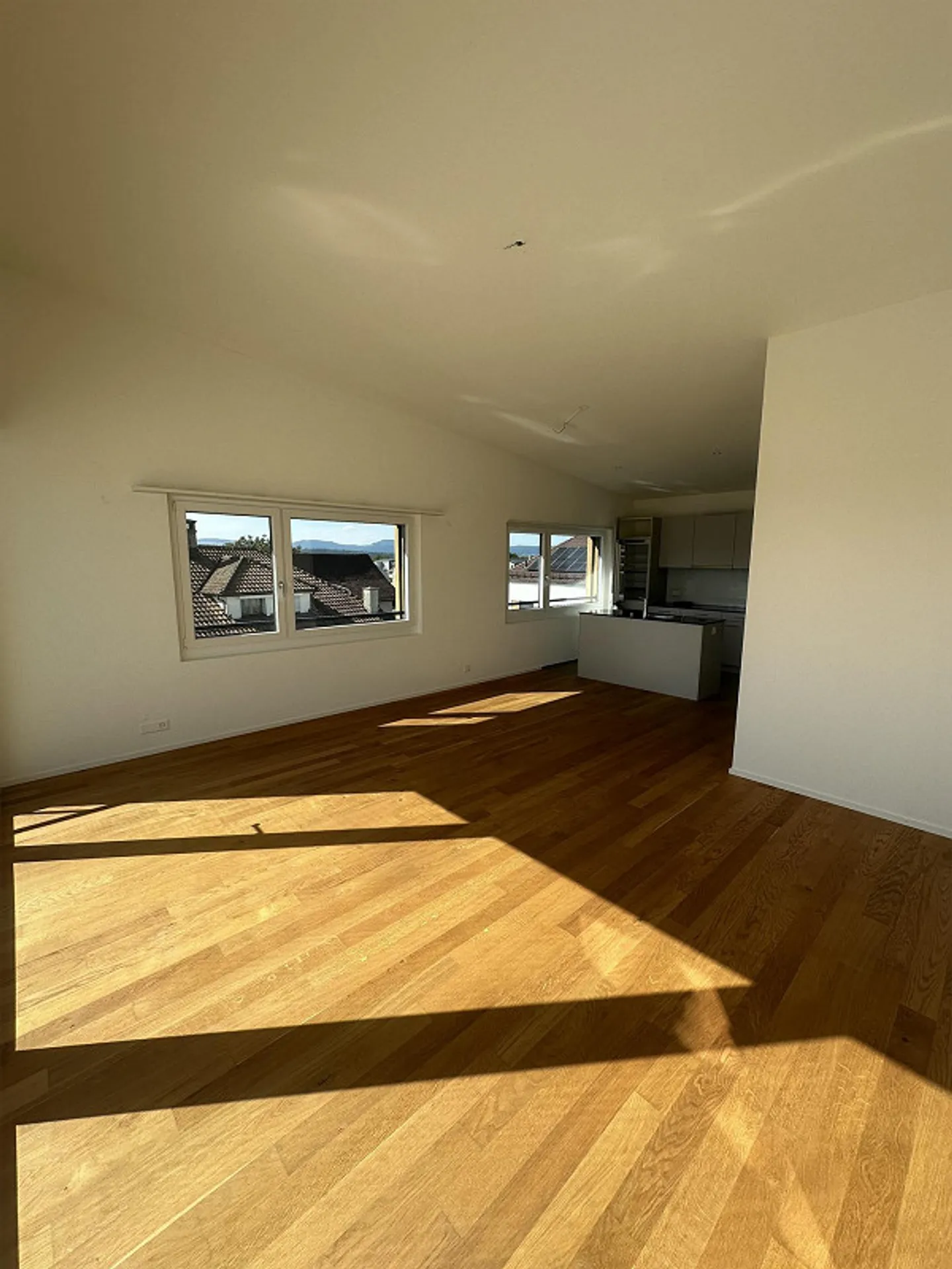 Moderno appartamento 2.5 locali con ampio balcone - disponibile immediatamente o su appuntamento - Foto 2 di 7
