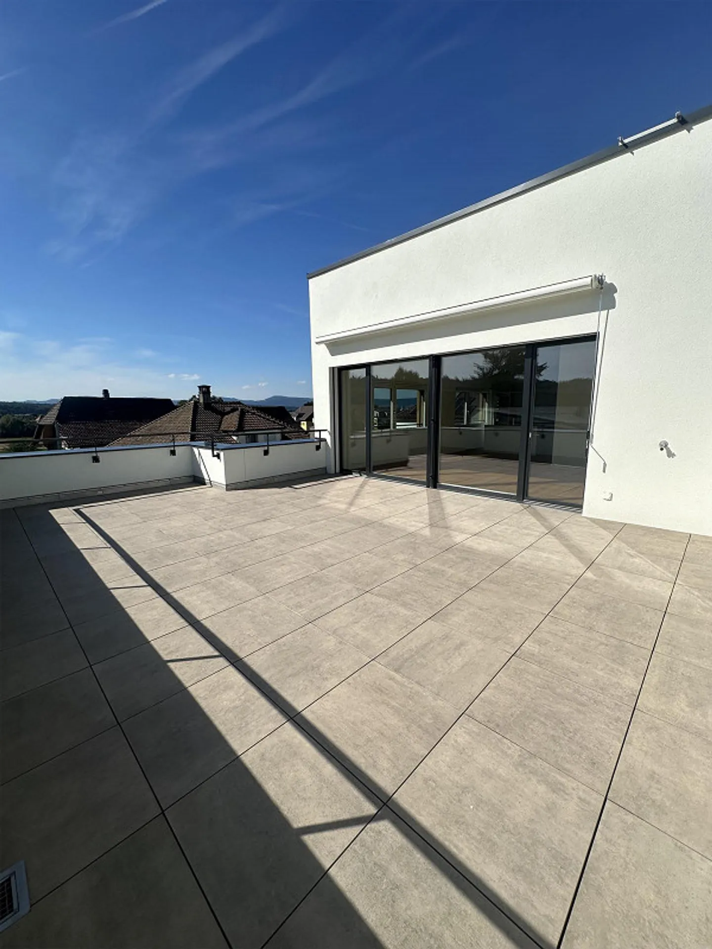 Moderno appartamento 2.5 locali con ampio balcone - disponibile immediatamente o su appuntamento - Foto 3 di 7