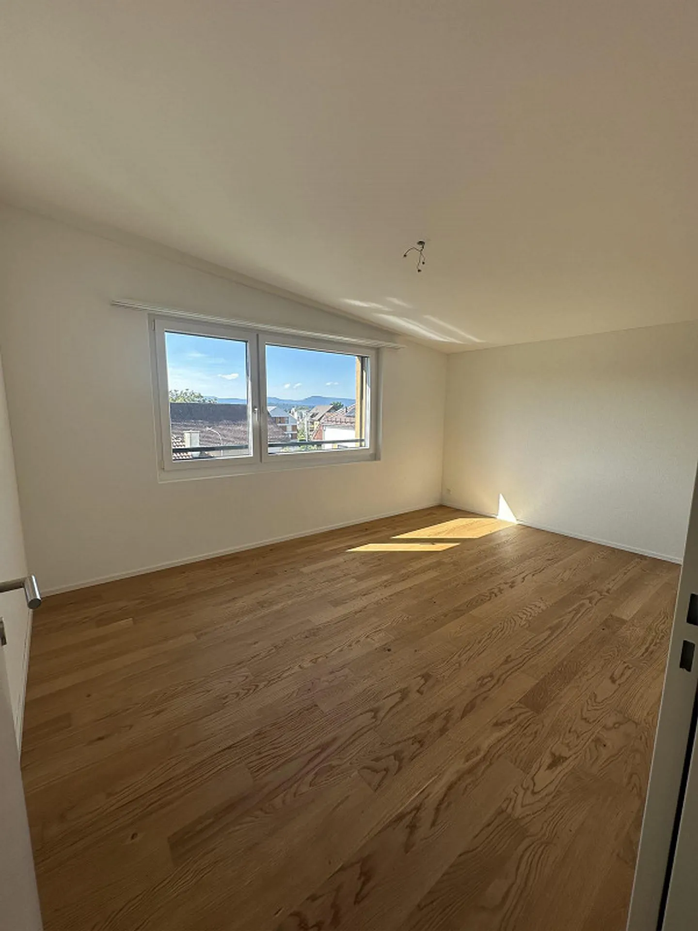 Moderno appartamento 2.5 locali con ampio balcone - disponibile immediatamente o su appuntamento - Foto 4 di 7