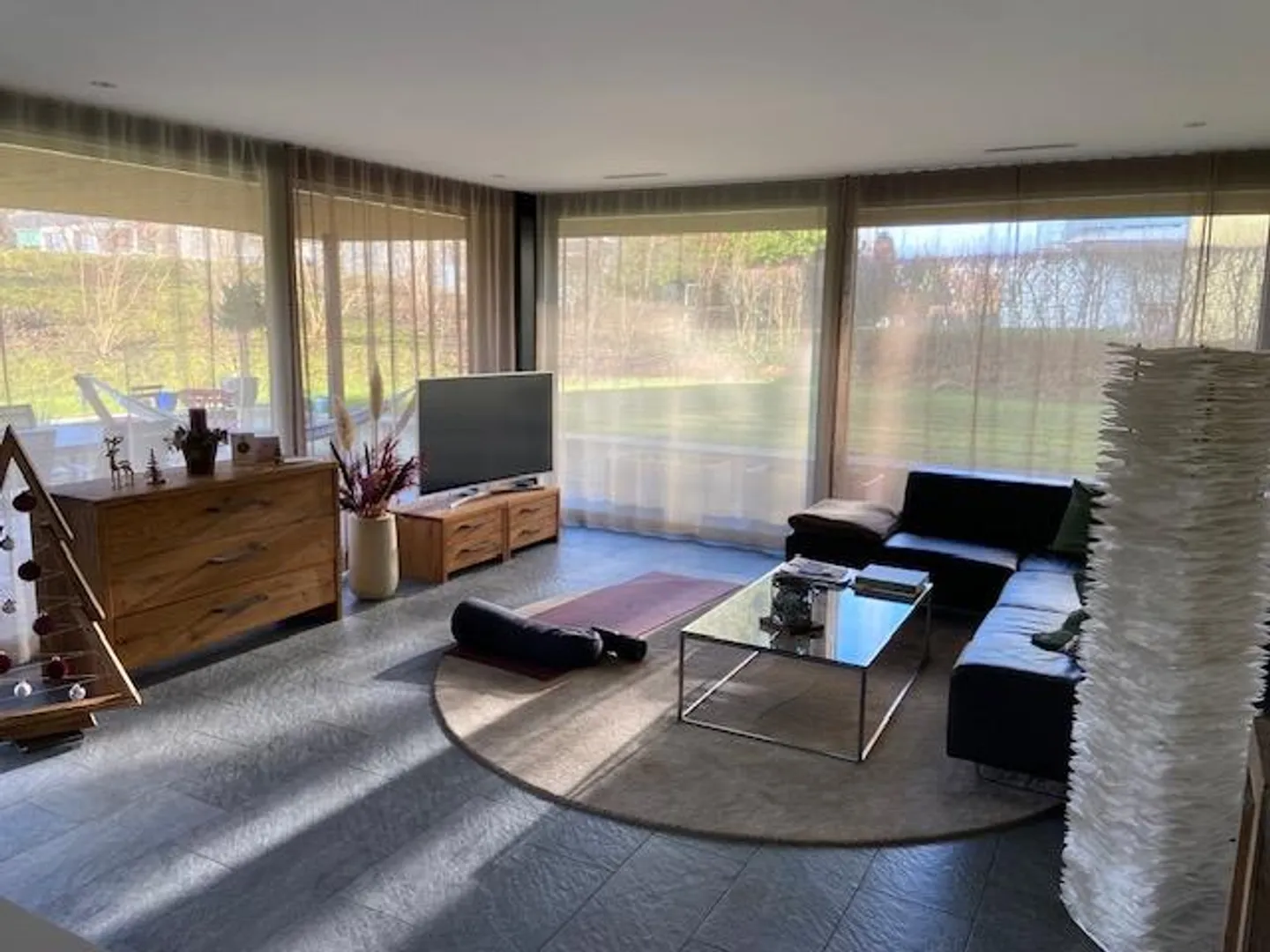 APPARTAMENTO CON GIARDINO E SPLENDIDA AREA SALOTTO - Foto 3 di 15