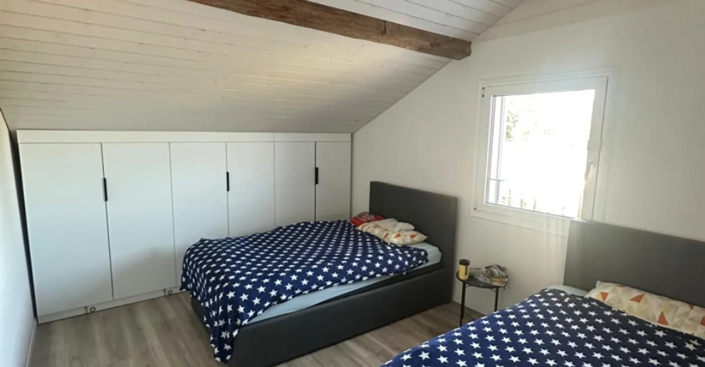 Spacious duplex of approx. 180 m² with terrace and two parking spaces in Corminboeuf - Photo 11 of 14