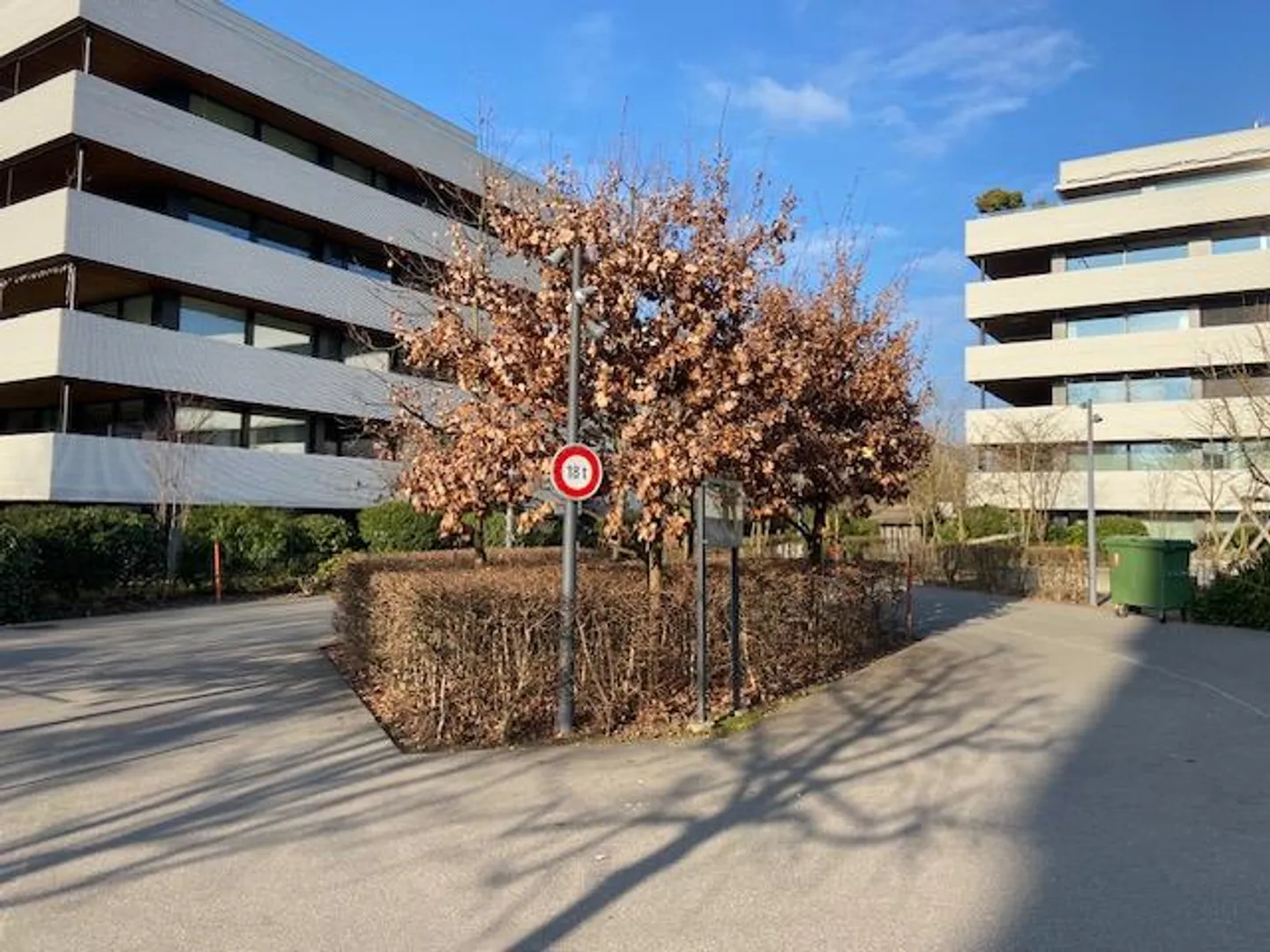 APPARTAMENTO CON GIARDINO E SPLENDIDA AREA SALOTTO - Foto 13 di 15