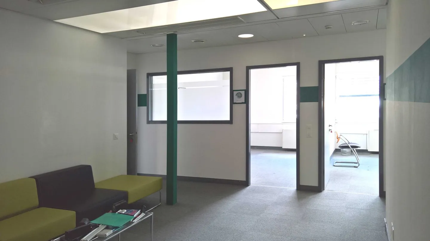 Manno - Bureau-Laboratoire à louer - 230 m² - Photo 6 sur 7