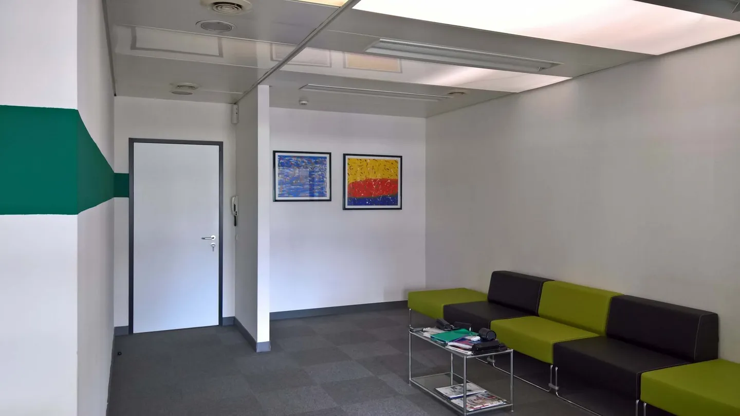 Manno - Bureau-Laboratoire à louer - 230 m² - Photo 1 sur 7