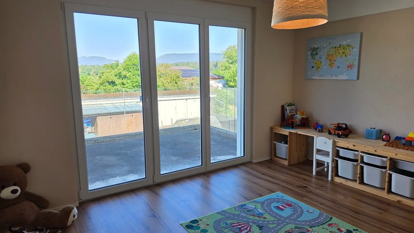 Casa unifamiliare moderna con piscina - Foto 10 di 16