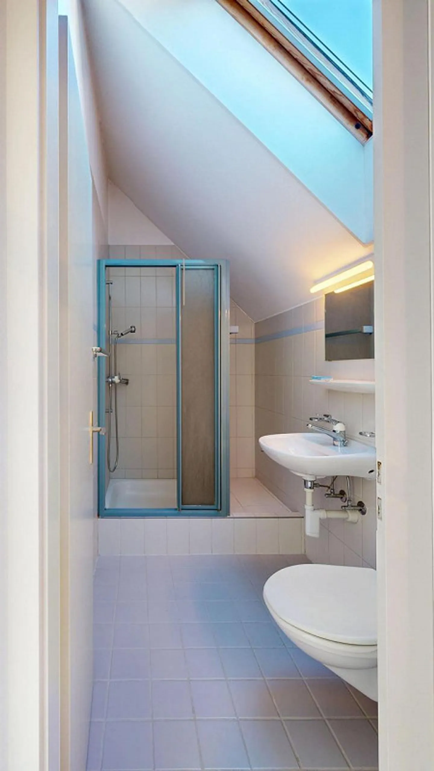 Beautiful 5-room single-family house with a lot of potential - Photo 11 of 14