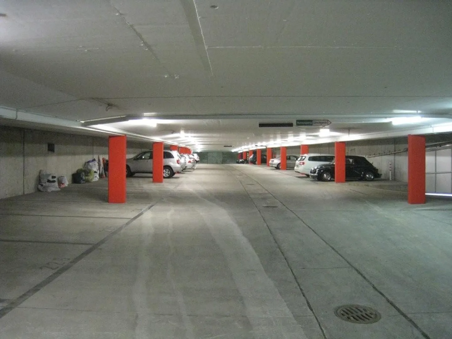Einstellplatz mit E-Mobilitätsmöglichkeit - Foto 2 von 2