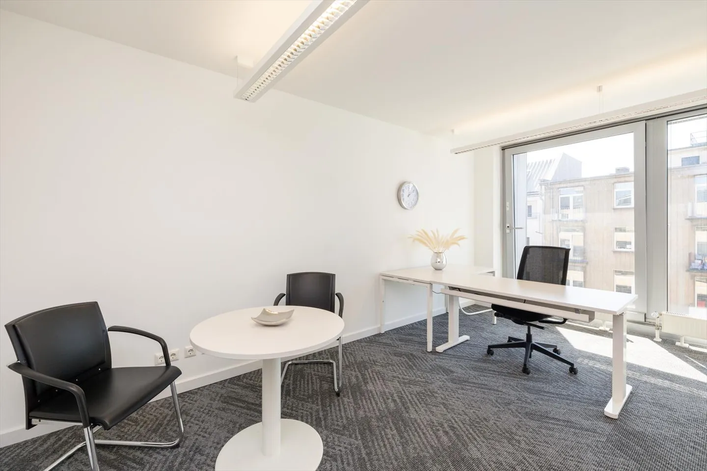 Espace de bureau ouvert pour 10 personnes à Regus iLife City - Photo 1 sur 10