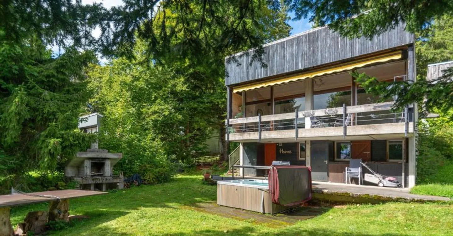 Les Savagnières, magnificent 4.5-room chalet in the heart of nature - Photo 1 of 13