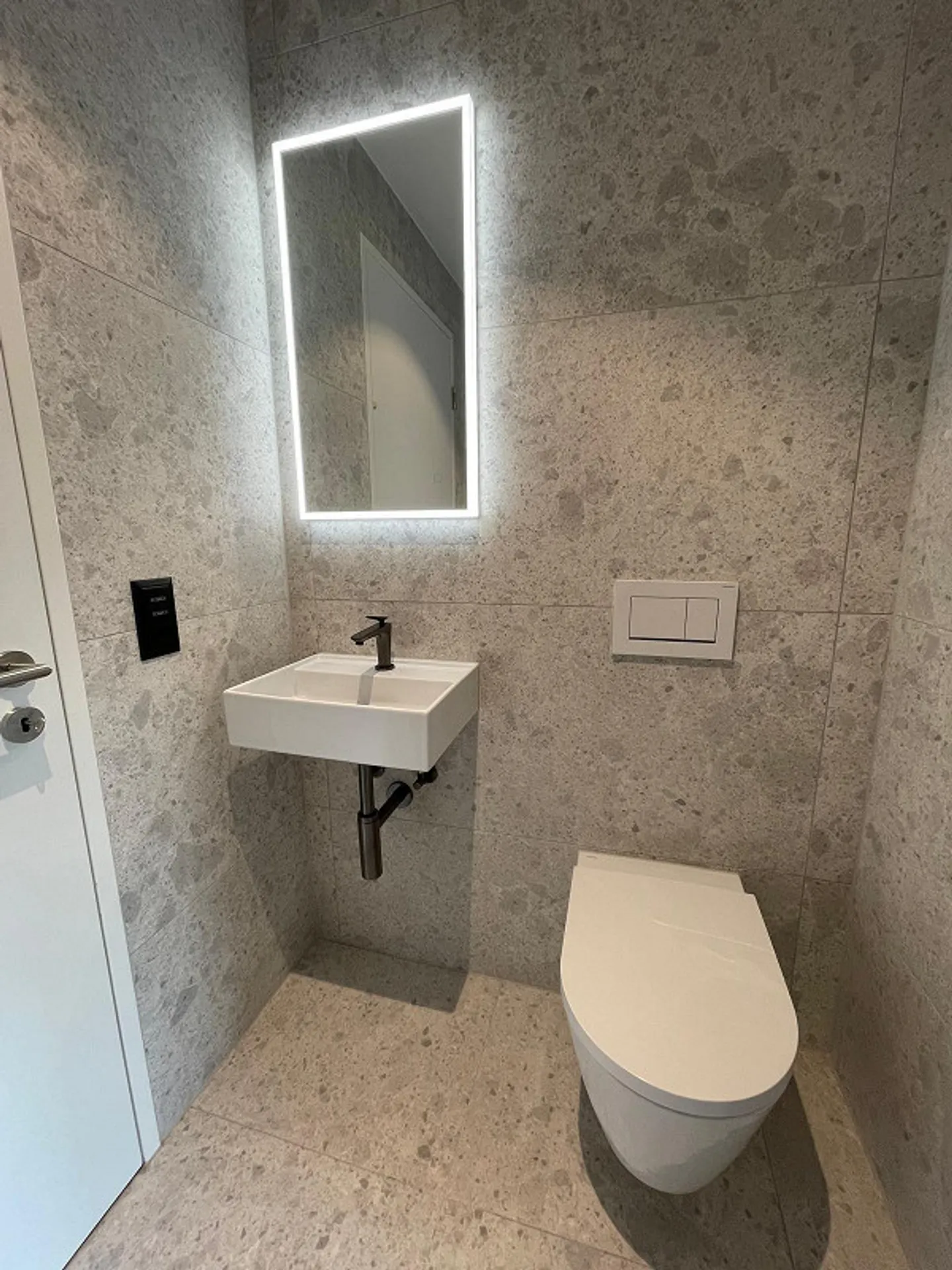 Ready for occupancy immediately - First rental after renovation - Photo 7 of 10