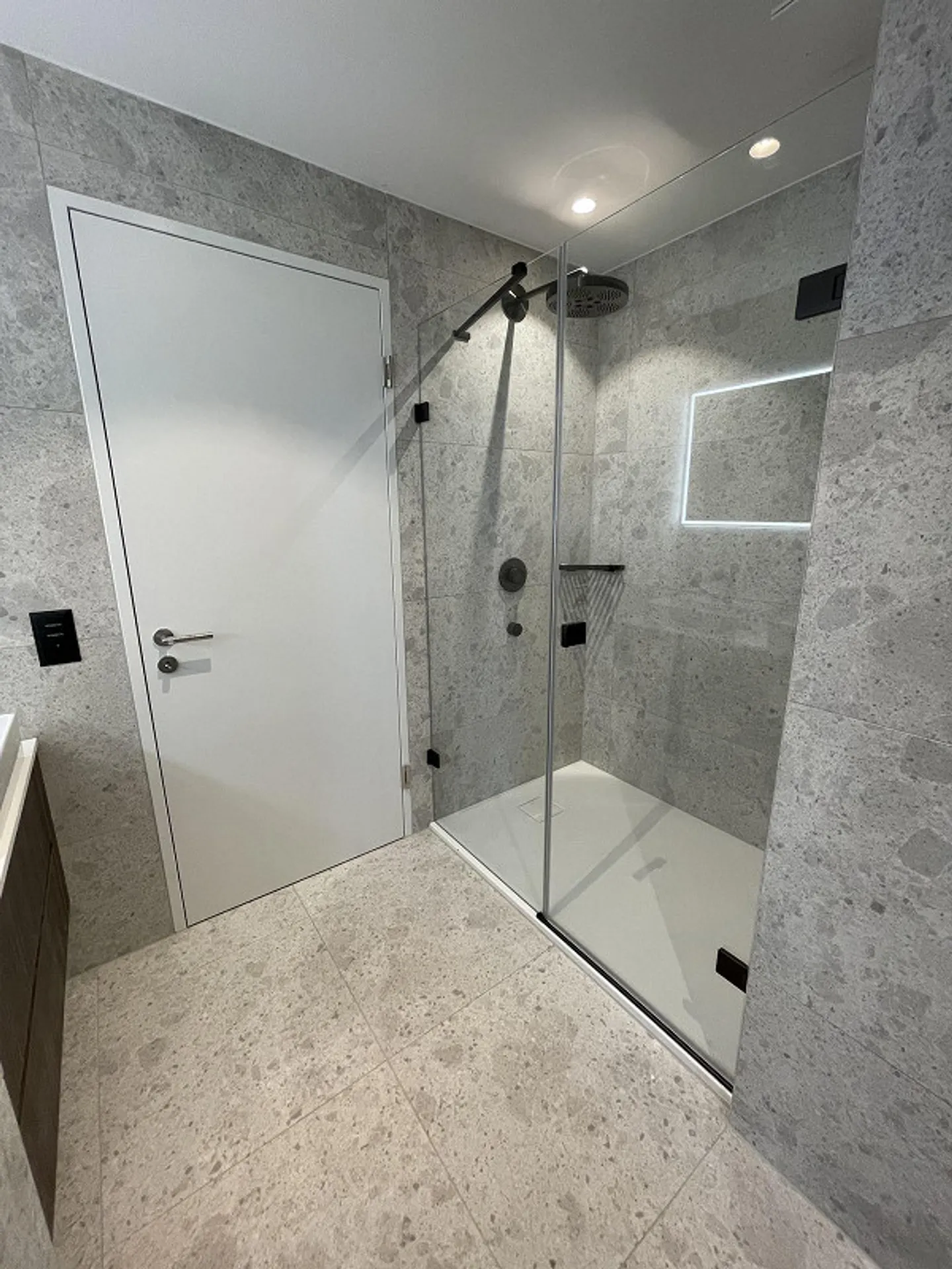 Ready for occupancy immediately - First rental after renovation - Photo 8 of 10