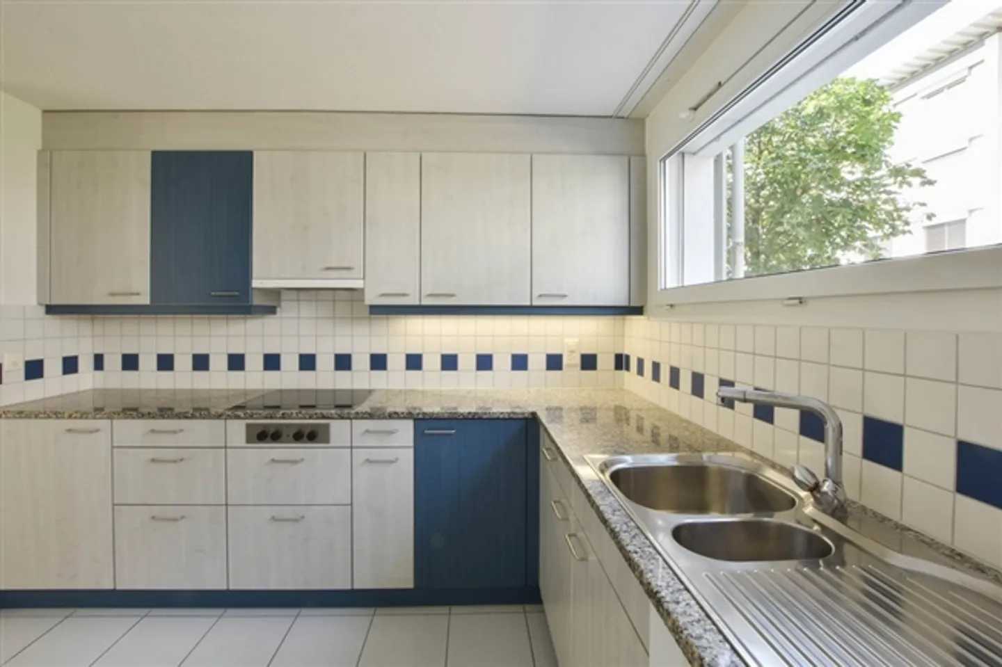 Spacious apartment in a quiet location in Ittigen - Photo 2 of 12